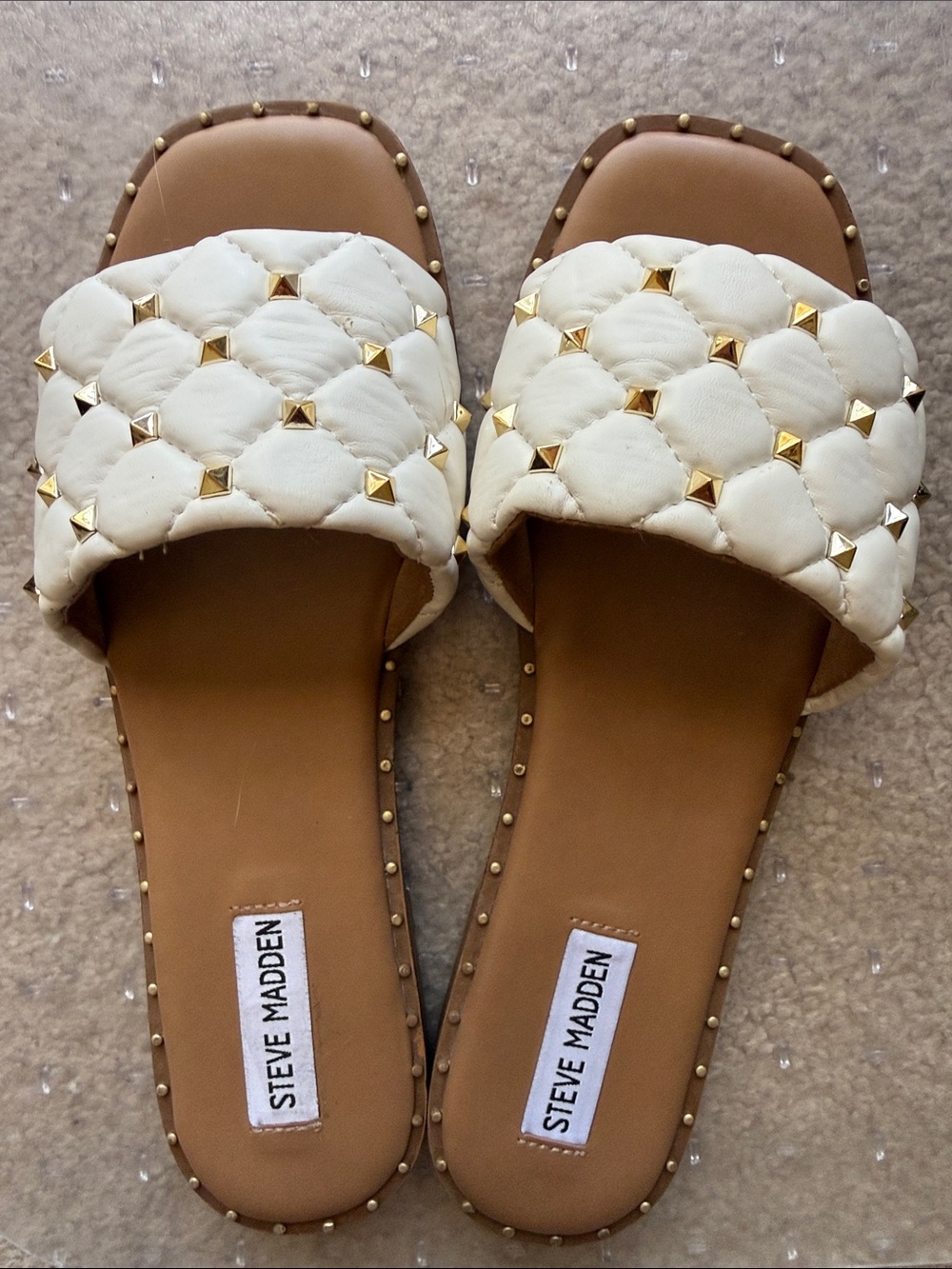 Steve Madden Women’s Quilted Stud Slide Sandals in White sz 9